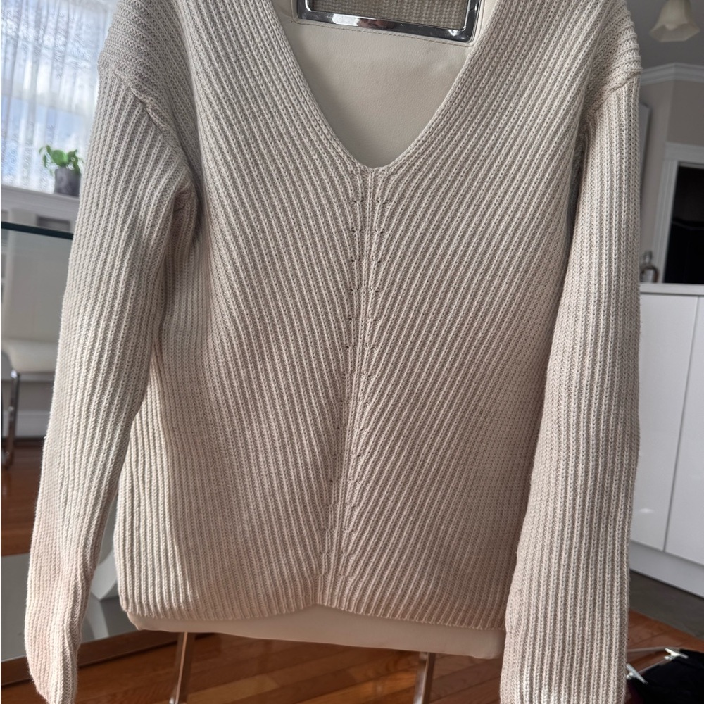 V-Neck 100% organic cotton Sweater - Cream - size small